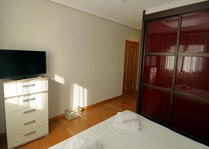 Apartamento , Wifi Y Garaje Cerca Del Centro Oviedo